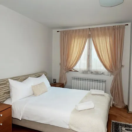 Two Story Penthouse In Heart Of Apartament *