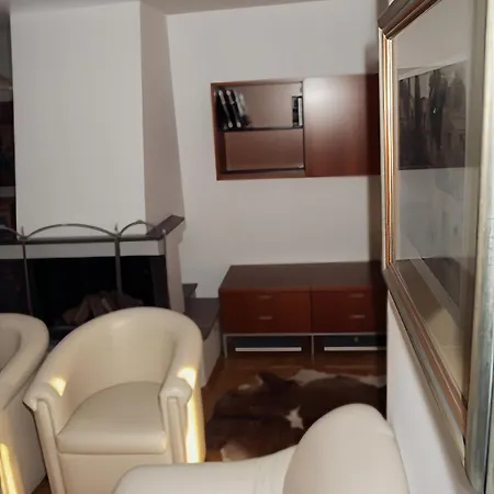 Two Story Penthouse In Heart Of サラエヴォ