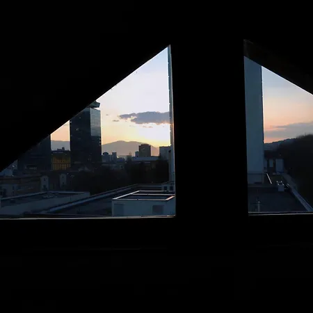 Two Story Penthouse In Heart Of Apartament *