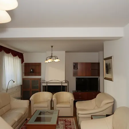 Two Story Penthouse In Heart Of