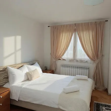 Two Story Penthouse In Heart Of アパート サラエヴォ